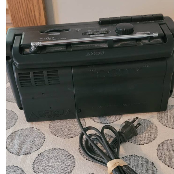 Sony CFM-10 AM/FM Cassette Player Radio Boombox - Picture 4 of 6